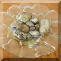 D09. Glass riverstone centerpiece. 
